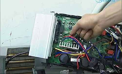 和龙美的空调电话是多少